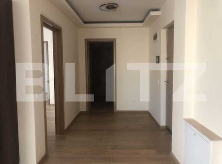 Apartament cu 2 camere, 60 mp, modern, terasa 43 mp, zona UMF - Photo 5