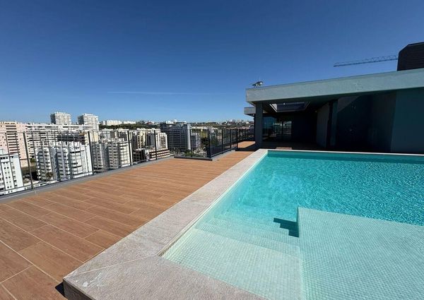 3 Bedroom Apartment with swimming pool, Miraflores, Oeiras