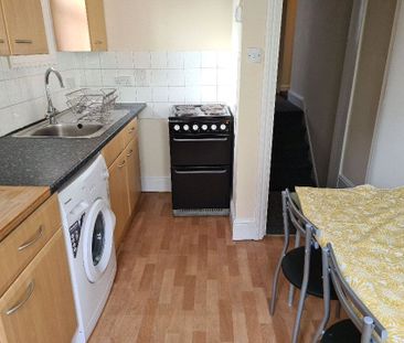 3 bedroom apartment to rent - Photo 6