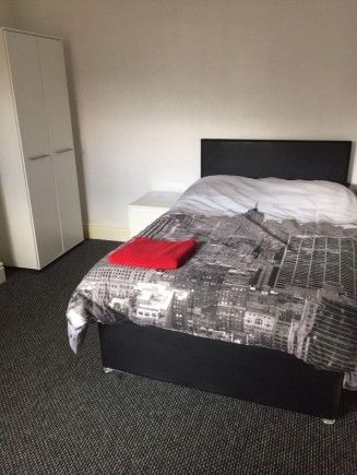 Super convenient student rooms next to Staffs Uni - Photo 4