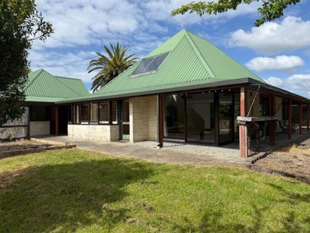 Quiet Living Surrounded by Vineyards - Photo 4