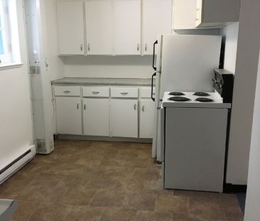 25 Aylmer Avenue - D - Photo 1