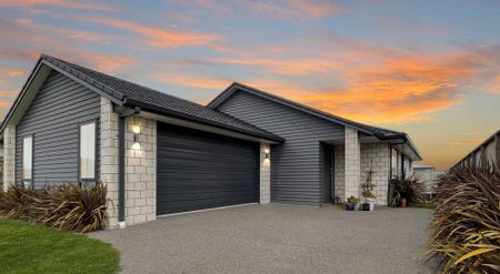 Immaculate home! - Photo 4