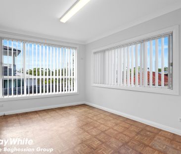 FAMILY HOME - PERFECT LOCATION - Photo 1