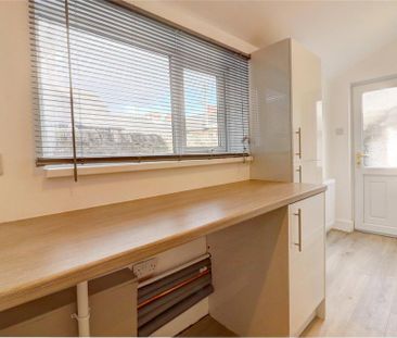 2 bedroom terraced house to rent - Photo 3