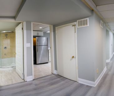 For Lease - 5209 Palomar Crescent, Mississauga, Ontario - Photo 2