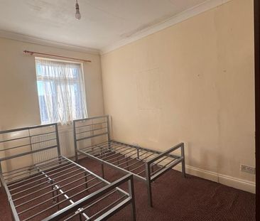 3 bedroom terraced house to rent - Photo 6