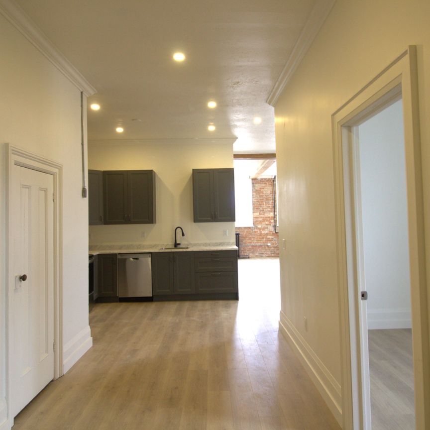 For Lease - 3 Cambridge Street Unit# 2, Kawartha Lakes, Ontario - Photo 1