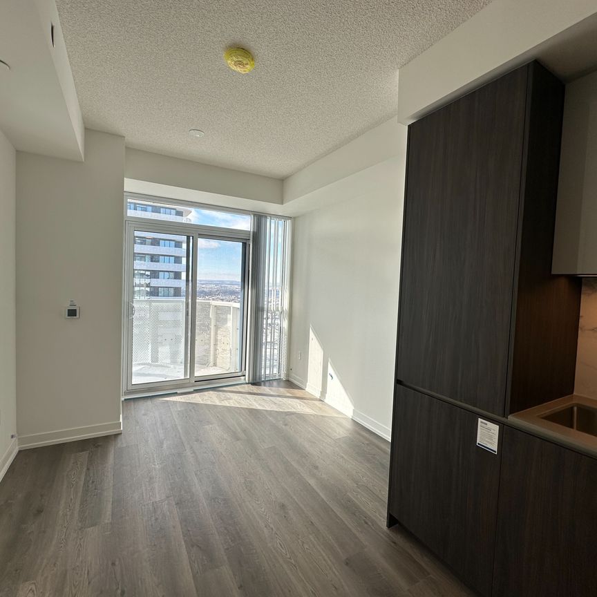 For Lease - 8 Interchange Way Unit# 5901, Vaughan, Ontario - Photo 1