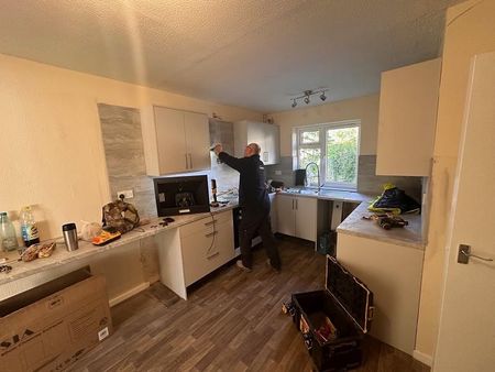 3 bedroom terraced house to rent - Photo 5