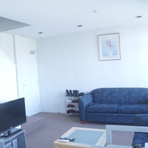 North facing sunny penthouse apartment - Photo 2