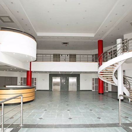 Stafford Park 10, Telford - Photo 4