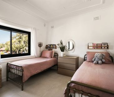 Resort style serenity in peaceful street setting - Photo 5