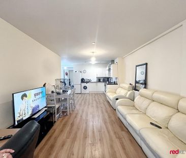 2 bedroom ground floor flat to rent - Photo 4