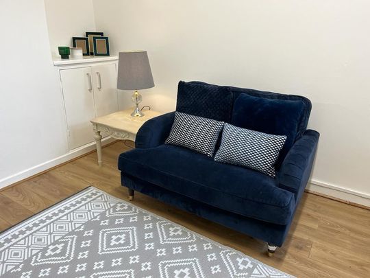 Bedsit, George Street, M25 - Photo 1