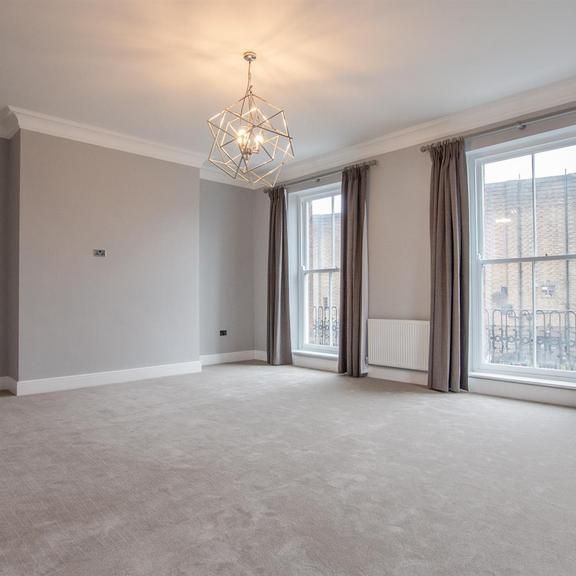 5 bedroom end of terrace house to rent - Photo 1