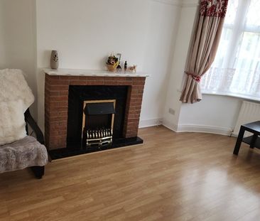 3 Bed Detached House, Cavendish Avenue, HA1 - Photo 2