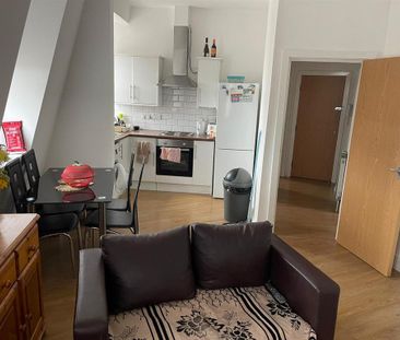 2 bedroom flat to rent - Photo 3