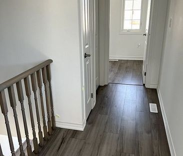 For Lease - 12 PUMPKIN CORNER Crescent, Barrie, Ontario - Photo 5