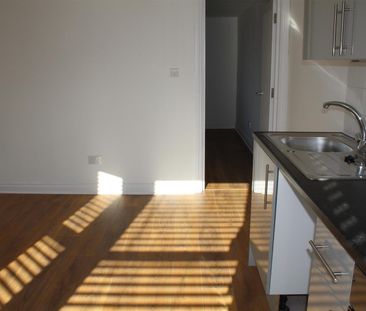 Leigh Road, Eastleigh - Photo 6