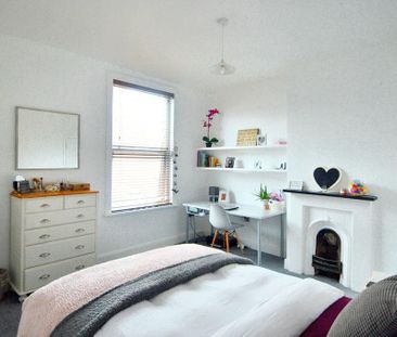 6 bedroom terraced house to rent - Photo 3