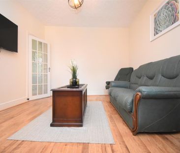 1 bedroom in a house share to rent - Photo 3