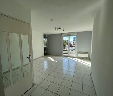 Location Appartement 2 pièces 54m² BELLERIVE SUR ALLIER 03700 - Photo 1