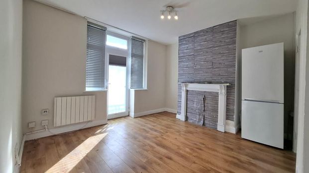 2 bedroom ground floor flat to rent - Photo 1