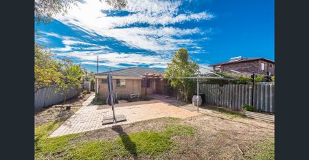 RENOVATED BEAUTY IN CENTRAL LOCATION! - Photo 4