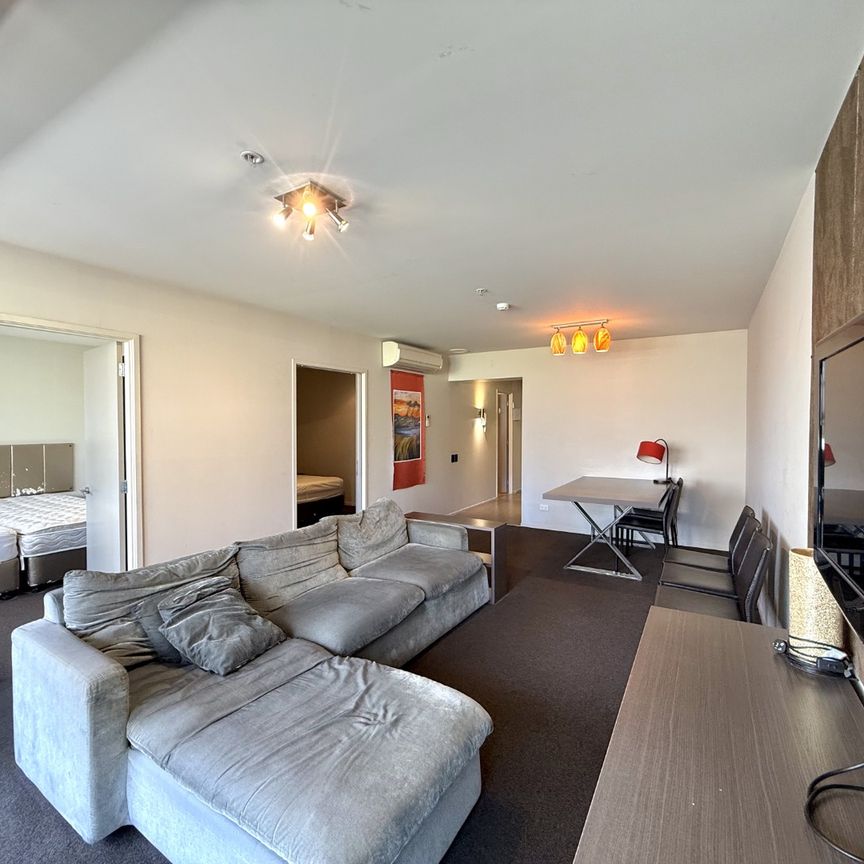 Spacious 2 bedrooms Furnished Apartment - Photo 1