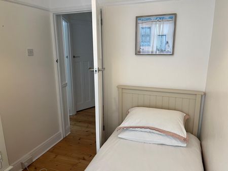 Room in a Shared House, Cheriton Drive, SE18 - Photo 4