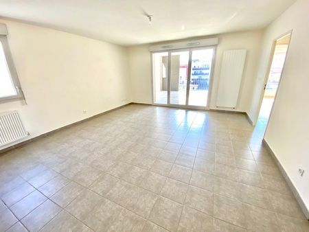 Location Appartement 3 pièces 65m² VILLEURBANNE 69100 - Photo 3