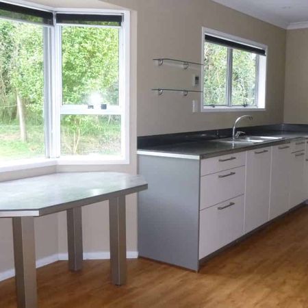 Family Friendly Four Bedroom - Photo 3