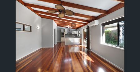 Charming 3 Bedroom Home in the Heart of Maroochydore - Photo 3