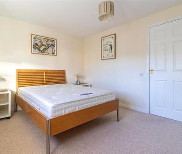 3 bedroom end of terrace house to rent - Photo 4