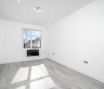 High Street - Photo 2