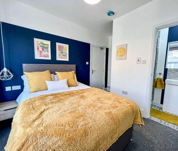 1 bedroom in a house share to rent - Photo 2