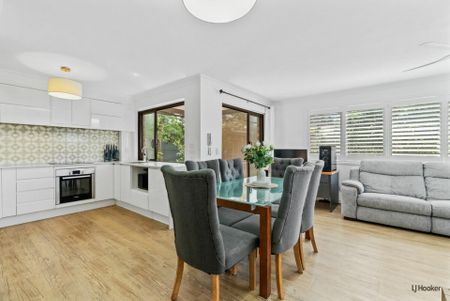 RENOVATED TWO BEDROOM BEACHSIDE APARTMENT - Photo 3