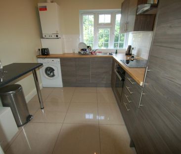 3 bedroom flat to rent - Photo 6