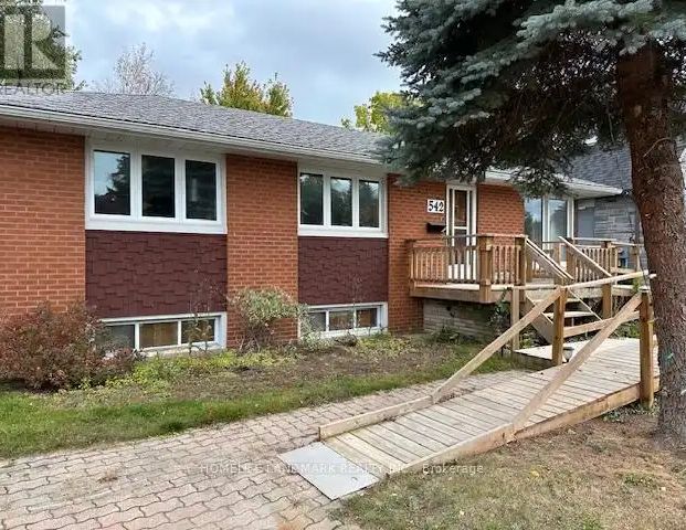 542 WINGROVE CRESCENT — 2 Bedroom - Photo 1