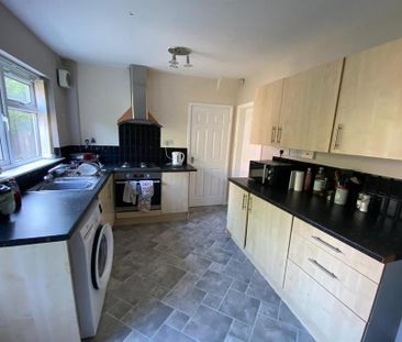 2 bedroom terraced house to rent - Photo 3