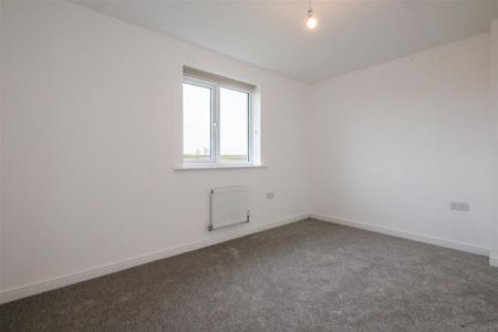 2 bedroom semi-detached house to rent - Photo 4
