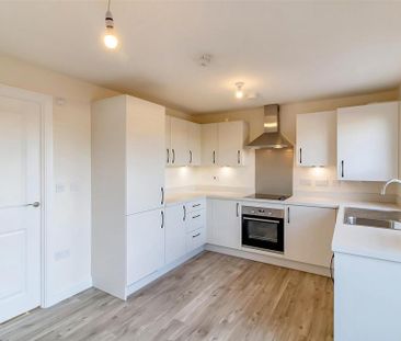 3 bedroom semi-detached house to rent - Photo 6