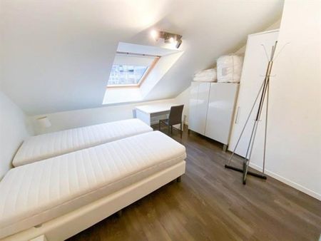 IXELLES : DUPLEX MEUBLE 3 CHAMBRES + TERRASSE + PARKING - Ixelles - Photo 2