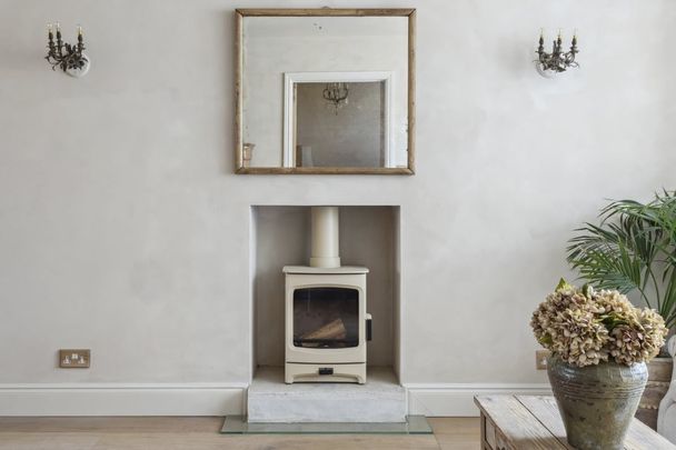 4 bedroom terraced house to rent - Photo 1