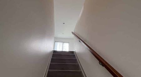 Spacious Home - Photo 5