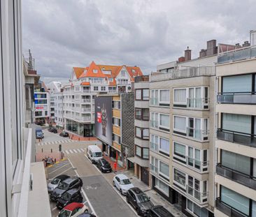 Stijlvol appartement met zijdelings zeezicht gelegen nabij het Drie... - Foto 2