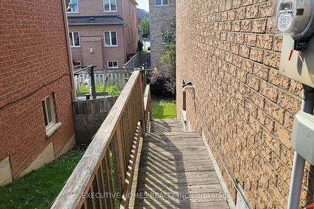 For Lease - 212 Hoover Park Drive, Whitchurch-Stouffville, Ontario - Photo 5