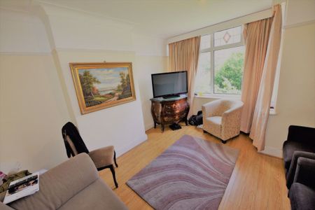 4 bedroom House in Newport View, Leeds - Photo 4