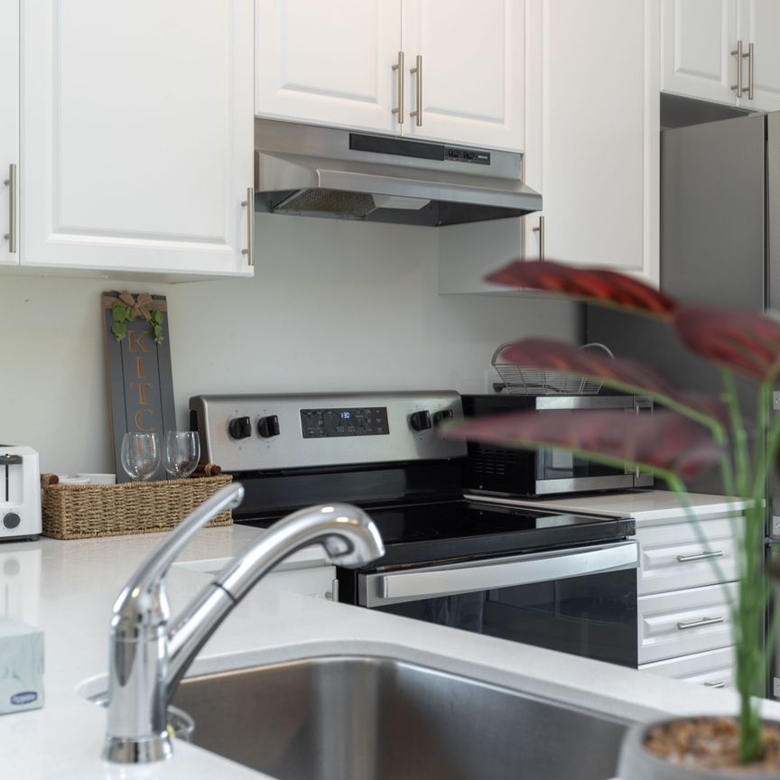 For Lease - 470 Beresford Path Unit# 10, Oshawa, Ontario - Photo 1